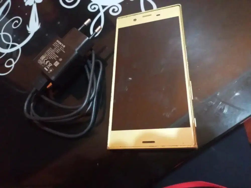 DIJUAL SONY XPERIA XZS AU SERIES