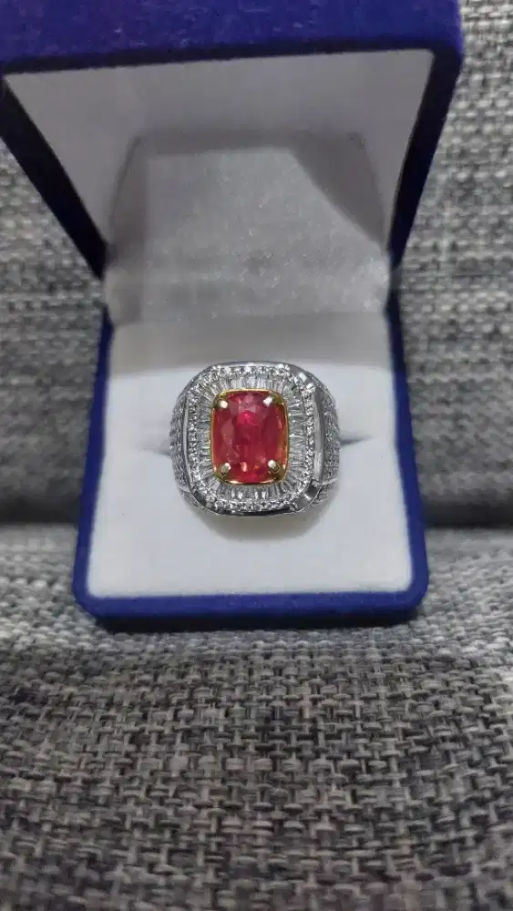 Natural Permata Oranye Sapphire Color Is Padparadscha