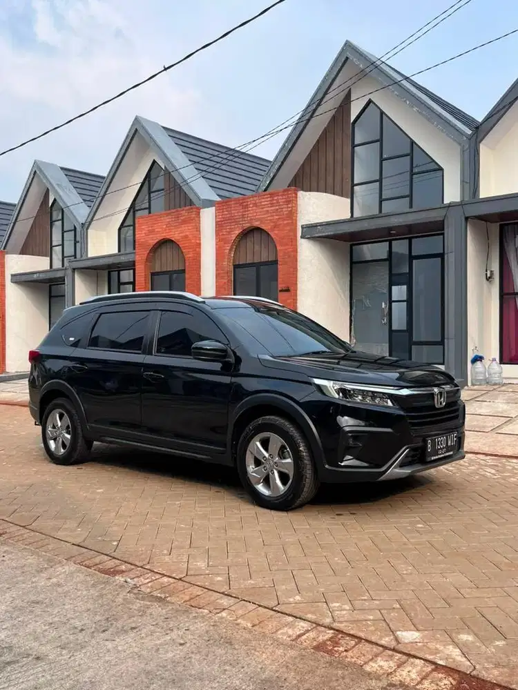 Honda BRV 1.5 E CVT AT Hitam Metalik 2022