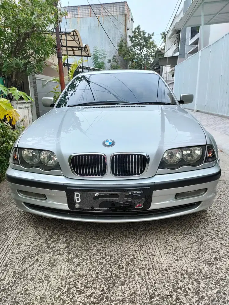 BMW 318i 2001 Bensin
