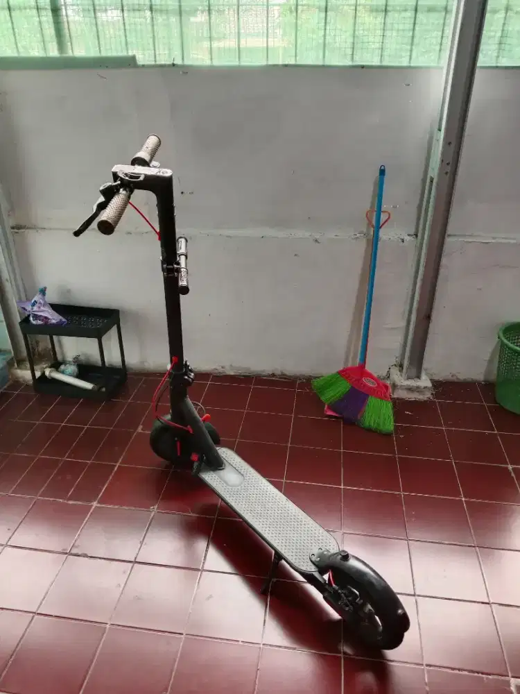 E-scooter skuter listrik electric scooter
