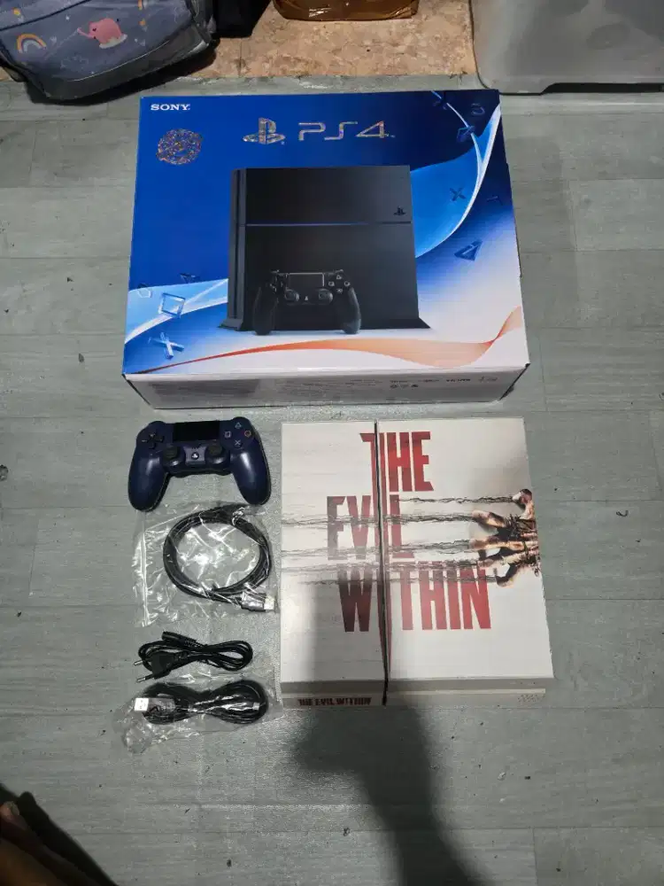 PS4 PS 4 PLAYSTATION 4 FAT SERI 12 H-33N MULUS 500GB BISA TT PS3