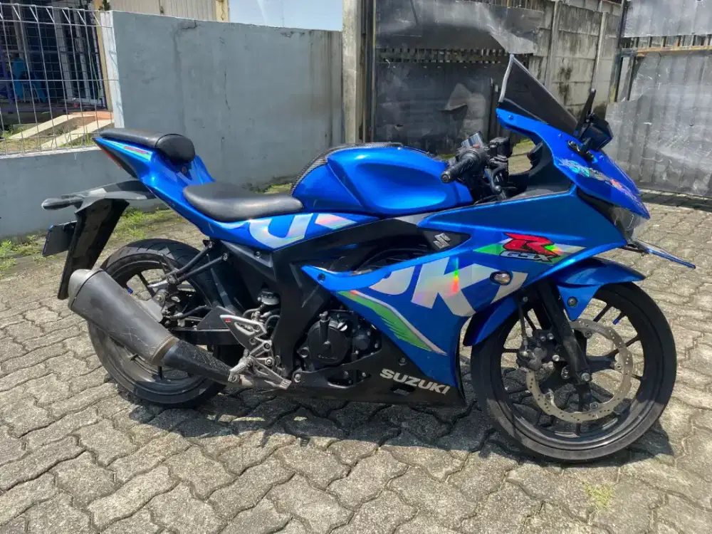 SUZUKI GSX BIRU