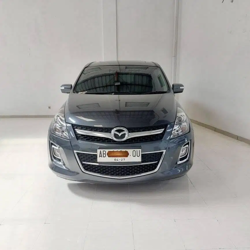 Mazda8 tahun 2015