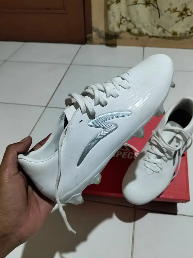 Sepatu Specs Masih Mulus