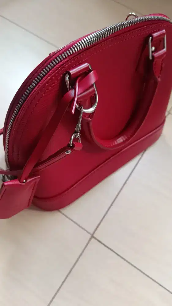 Tas LOUIS Vuitton asli