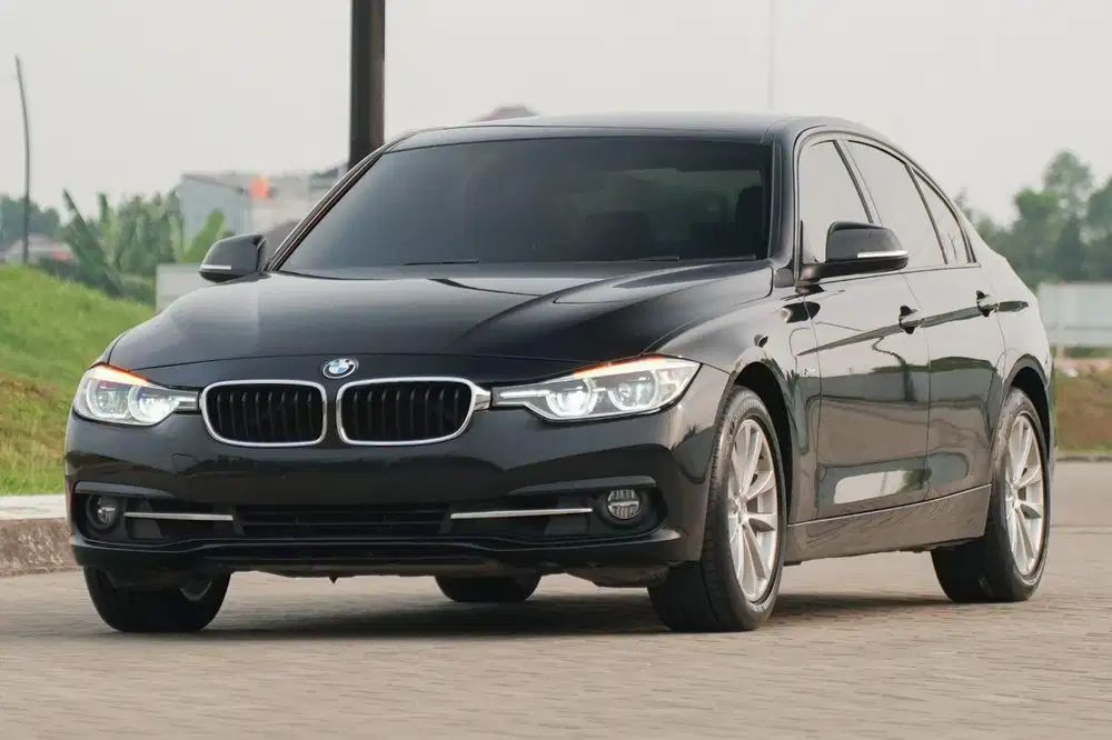 Green Flag! BMW 320i Sport Facelift LCI 2018 (F30) Black c200 a200 x1