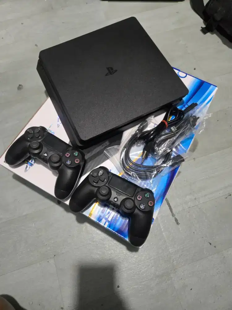 PS4 PS 4 PLAYSTATION 4 SLIM 1TB H-33N FULLSET TT BT
