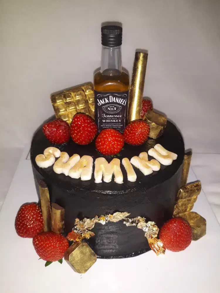 Kue ulang tahun botol minuman
