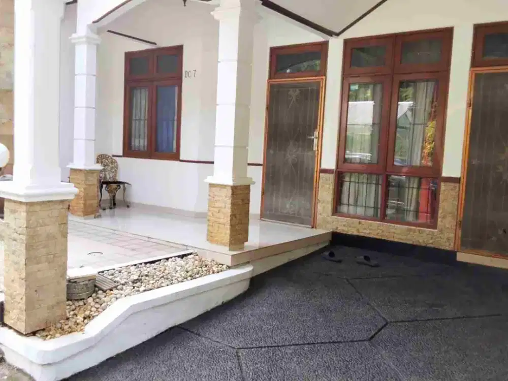 RUMAH 1.5 LANTAI SIAP HUNI DI PERUMAHAN MUTIARA DEPOK, JAKARTA TIMUR