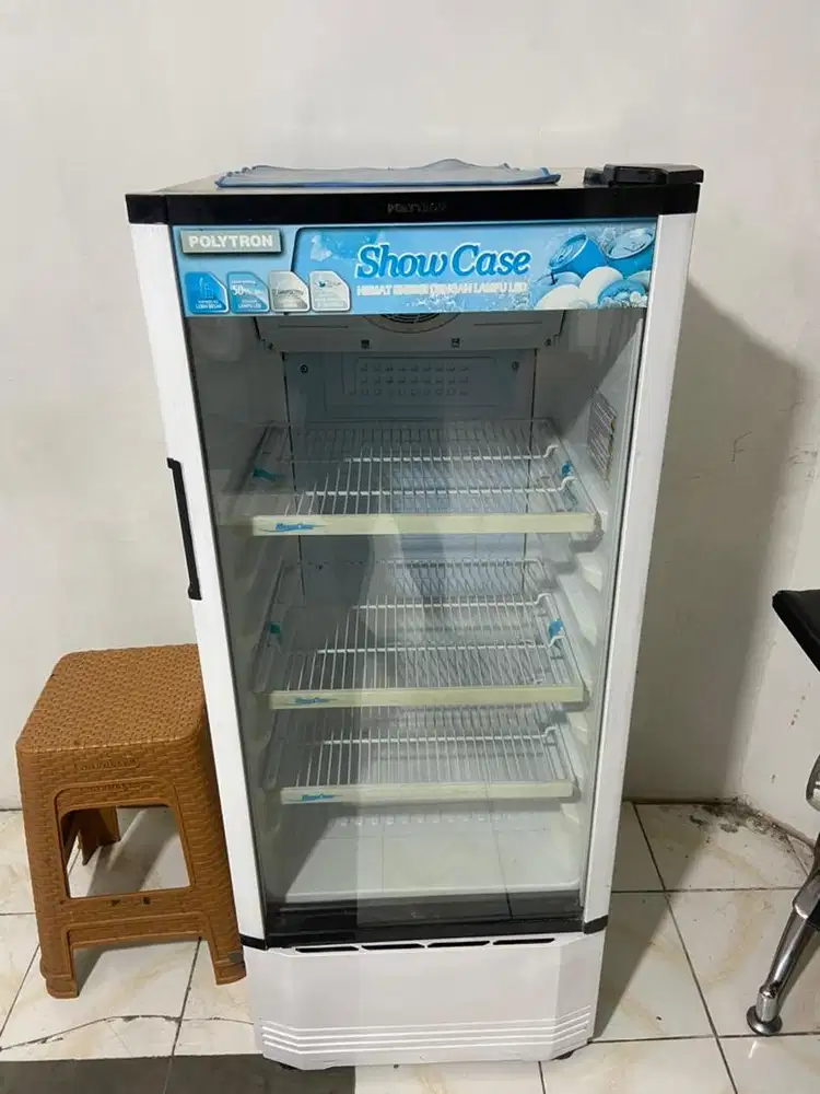 dijual showcase 140L bekas