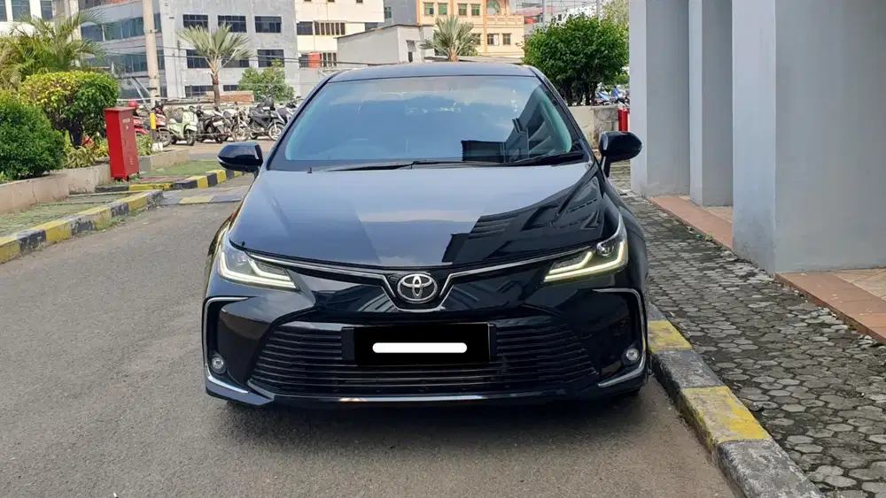Km 17rb toyota corolla altis v matic 2023 hitam