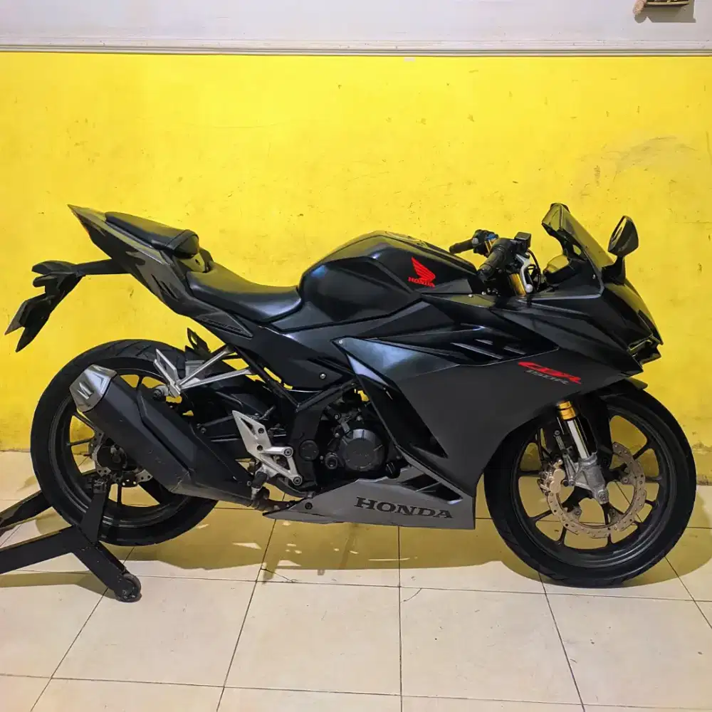 CBR150 2021 LIKE NEW