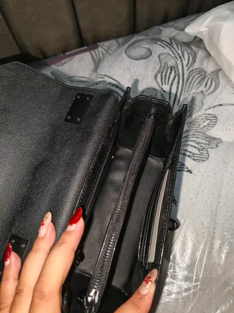 Tas Charles & Keith Ori
