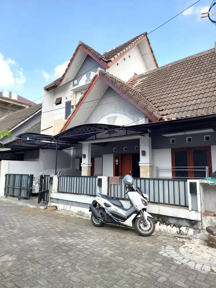 Rumah 2 Lantai Lingkungan Perumahan dekat XT Square