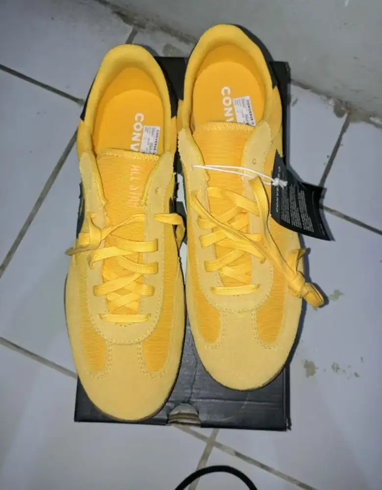 sepatu converse run star