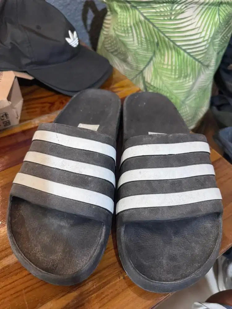 Sendal Adidas Original Baru Size 44 Hitam Putih