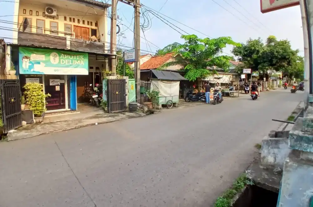 Dijual Rumah Siap Huni dan Apotek Beserta Isinya