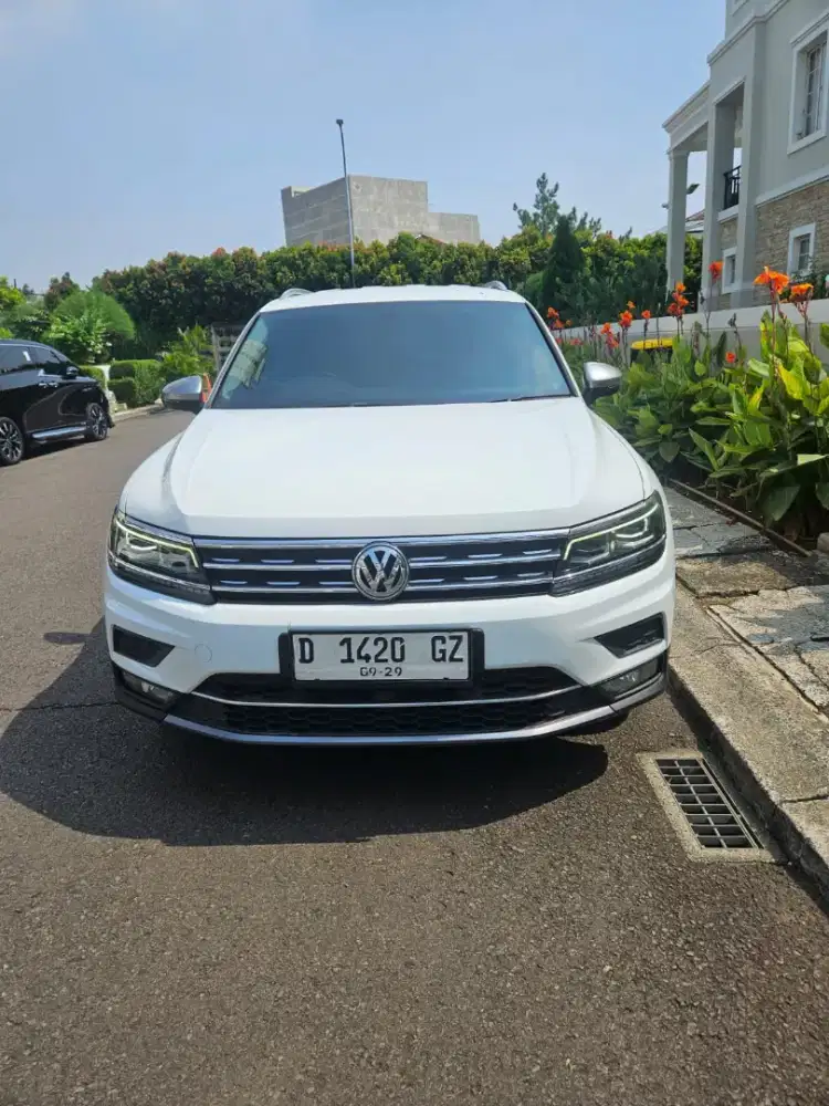 Vw Tiguan allspace 1.4 tsi nik 2019 hitam