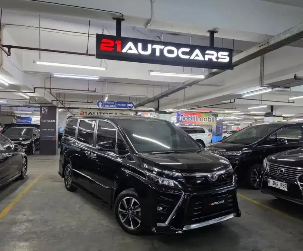 Toyota Voxy 2.0 2021 AT