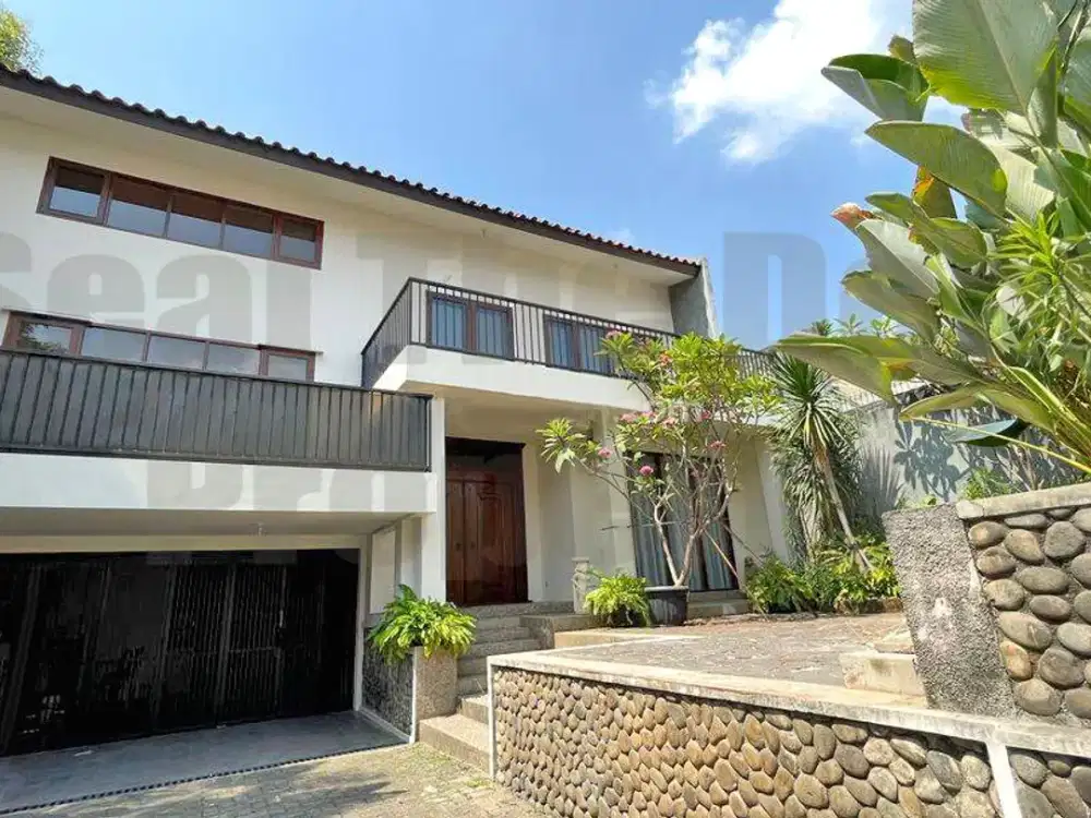 Disewakan Rumah Furnished di Area Kemang Jakarta Selatan Std418