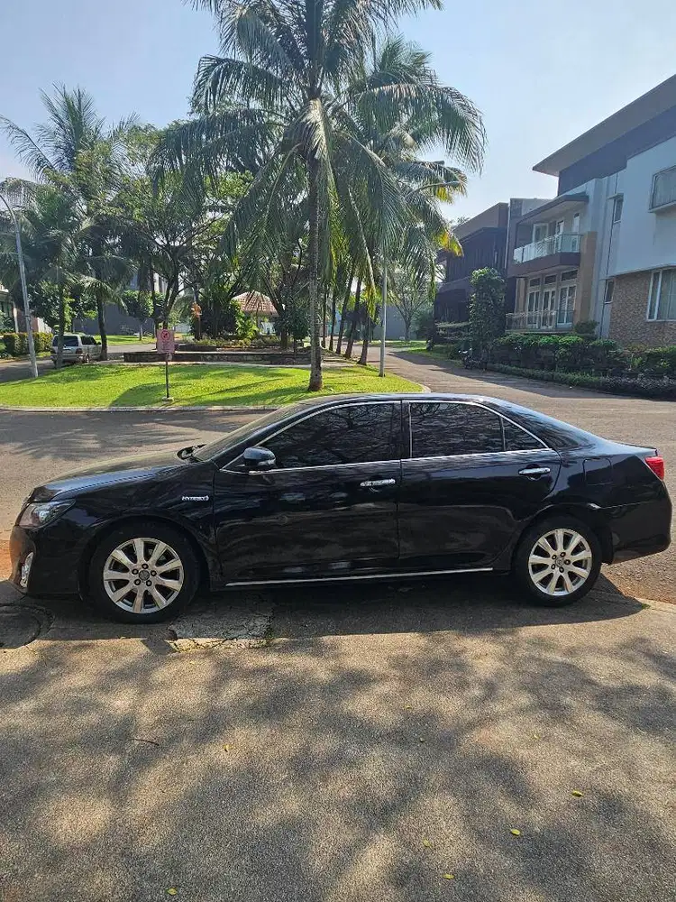 Dijual Sedan Camry A/T Hybrid 2013