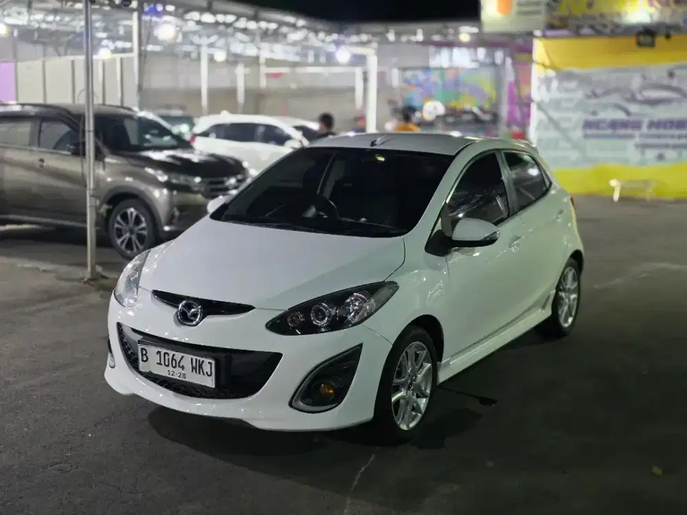 Mazda 2 R Matic 2013 Dp 7 Juta