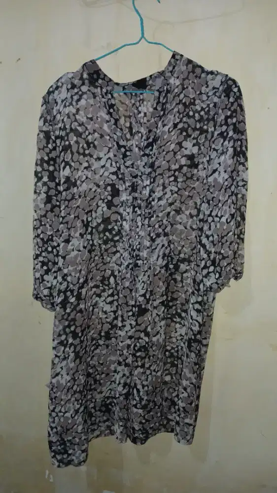 PRELOVED ATASAN BLOUSE WANITA