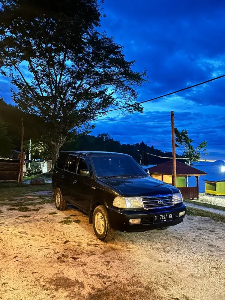 Di jual Toyota kijang lgx tahun 2000 manual bensin
