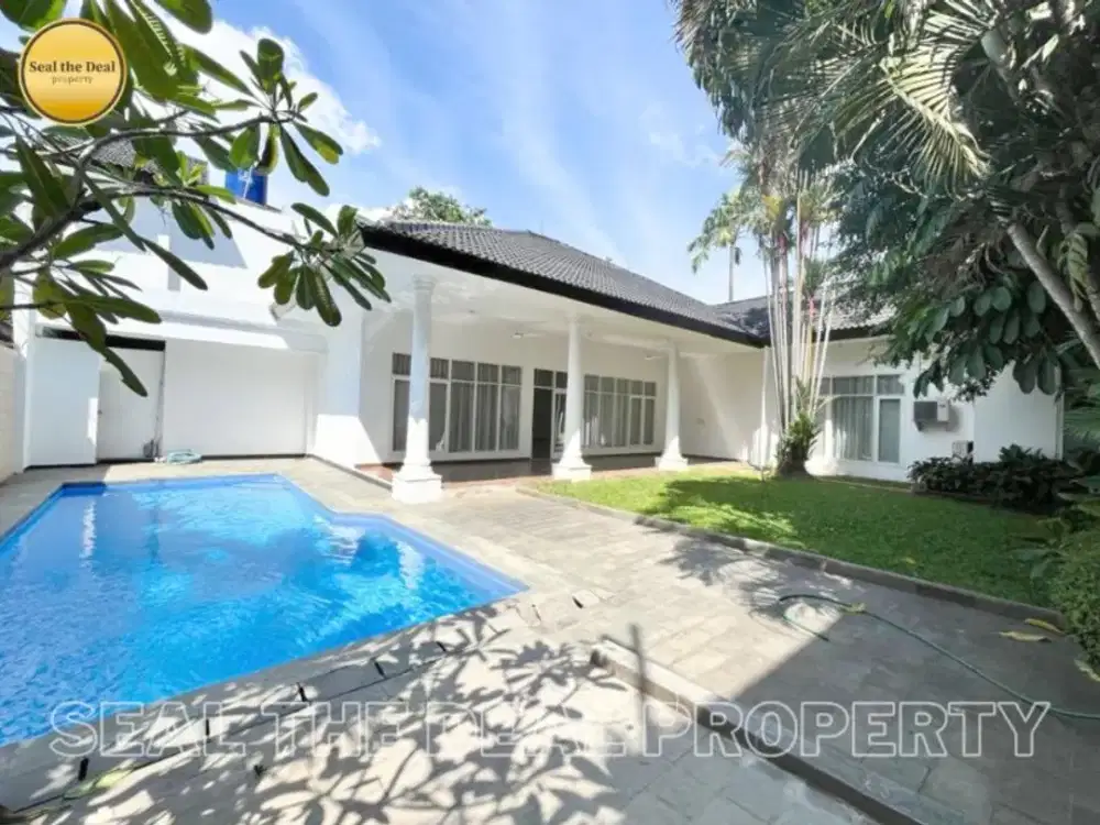Disewakan Rumah Luas di Area Kemang Jakarta Selatan Std685