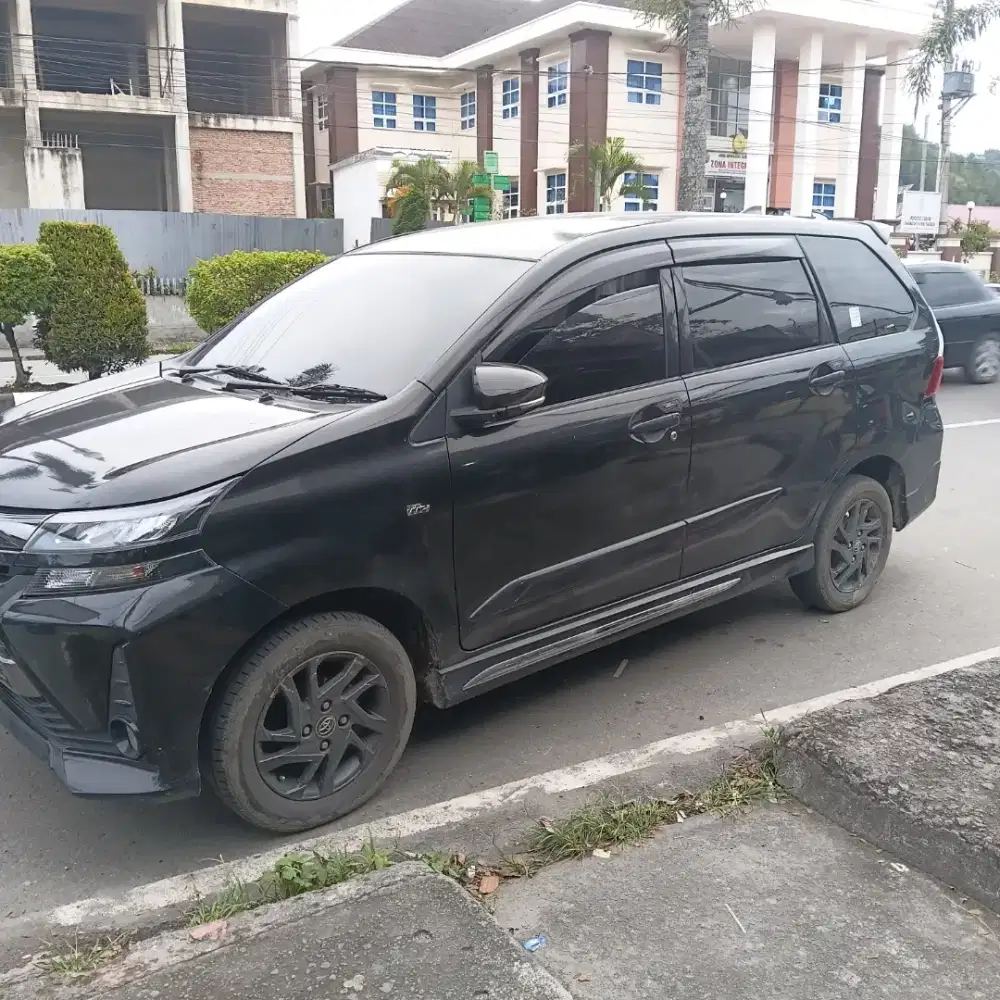 Avanza veloz limitid edition 2021 GR bensin manual