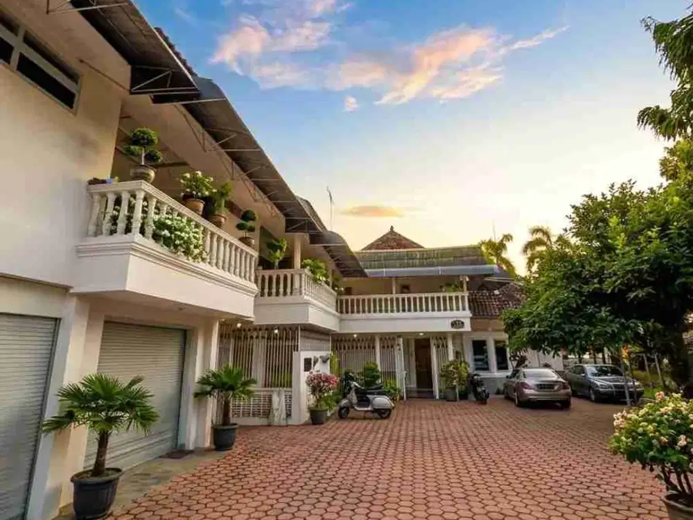 JUAL RUMAH KLASIK SPACIOUS DI PUSAT KOTA BLITAR