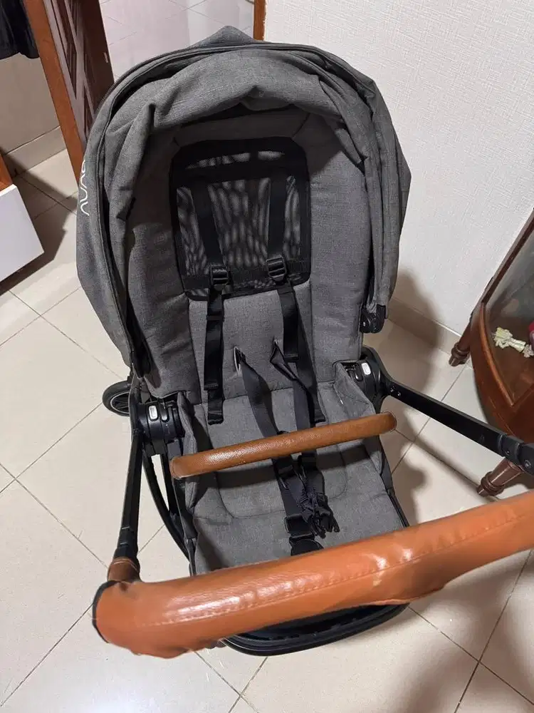 PRELOVED NUNA TRIV stroller 2021 Granite