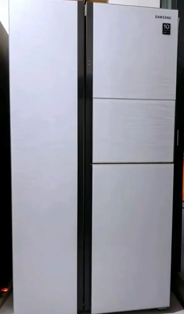 Kulkas mewah side by side x apartmen ,model tempergllas seperti kaca