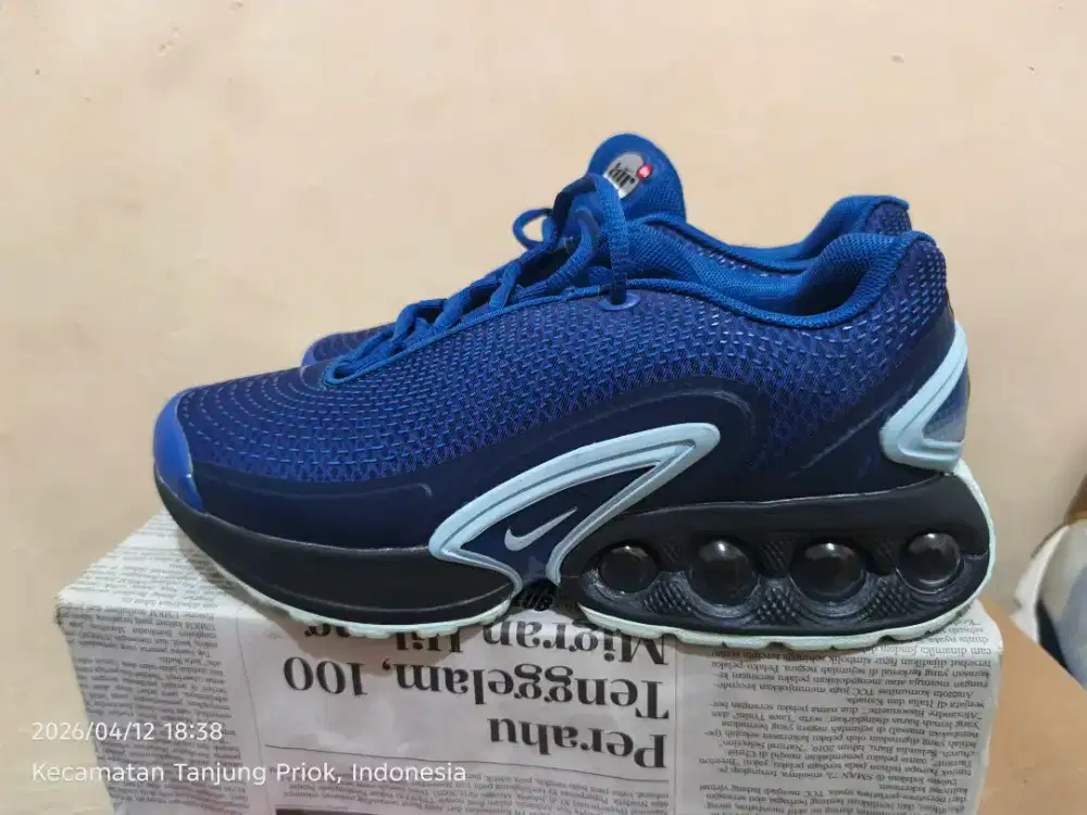 Sepatu Nike DN blue