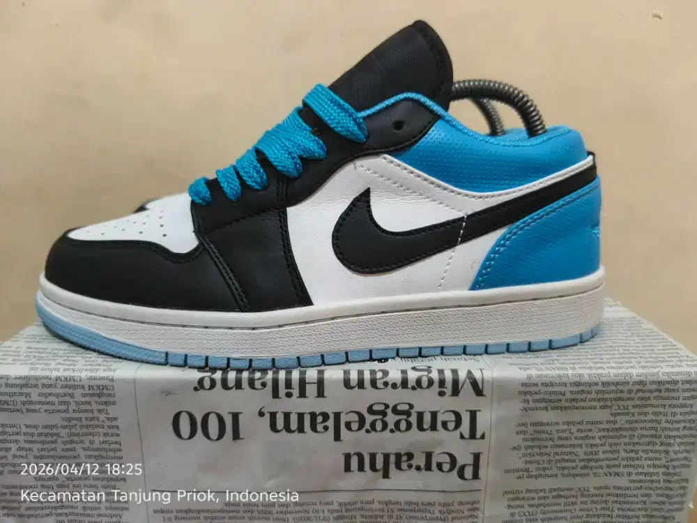Nike laser blue