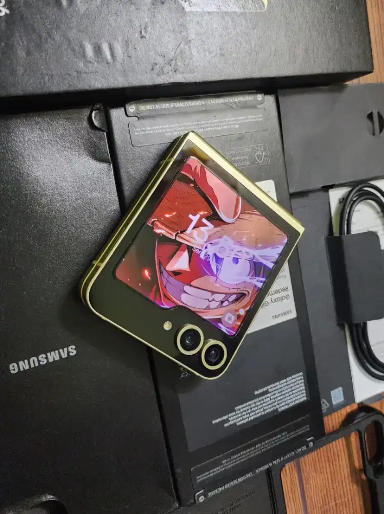 Samsung Z Flip 6 8/256 GB Lengkap Resmi Beacukai