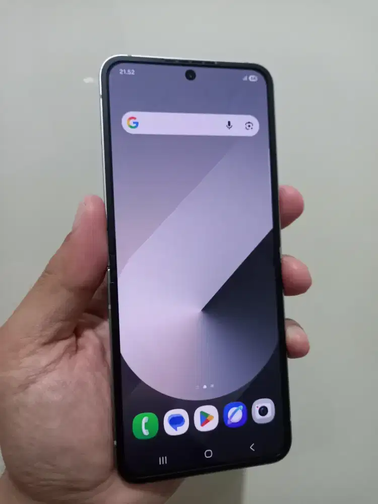 Samsung Galaxy Z Flip 6 5G Ram 12/256Gb Ex Sein Batangan ada minus