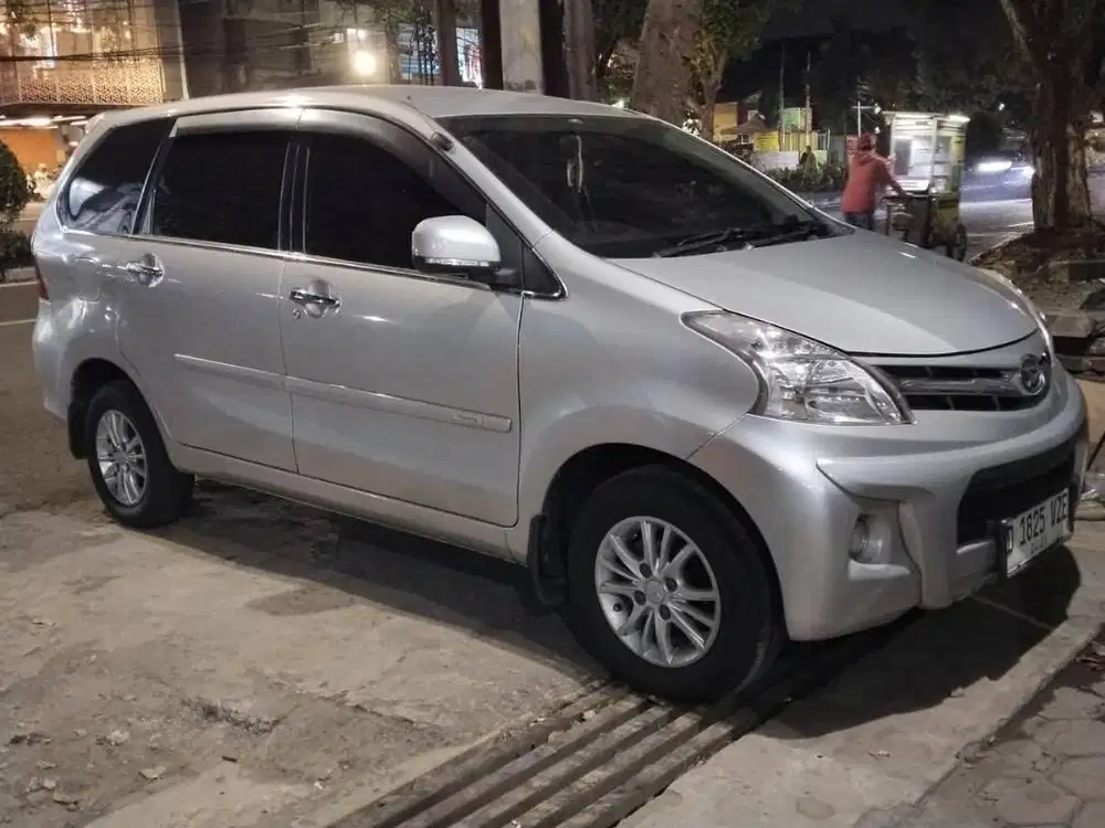 Daihatsu Xenia R manual 2014