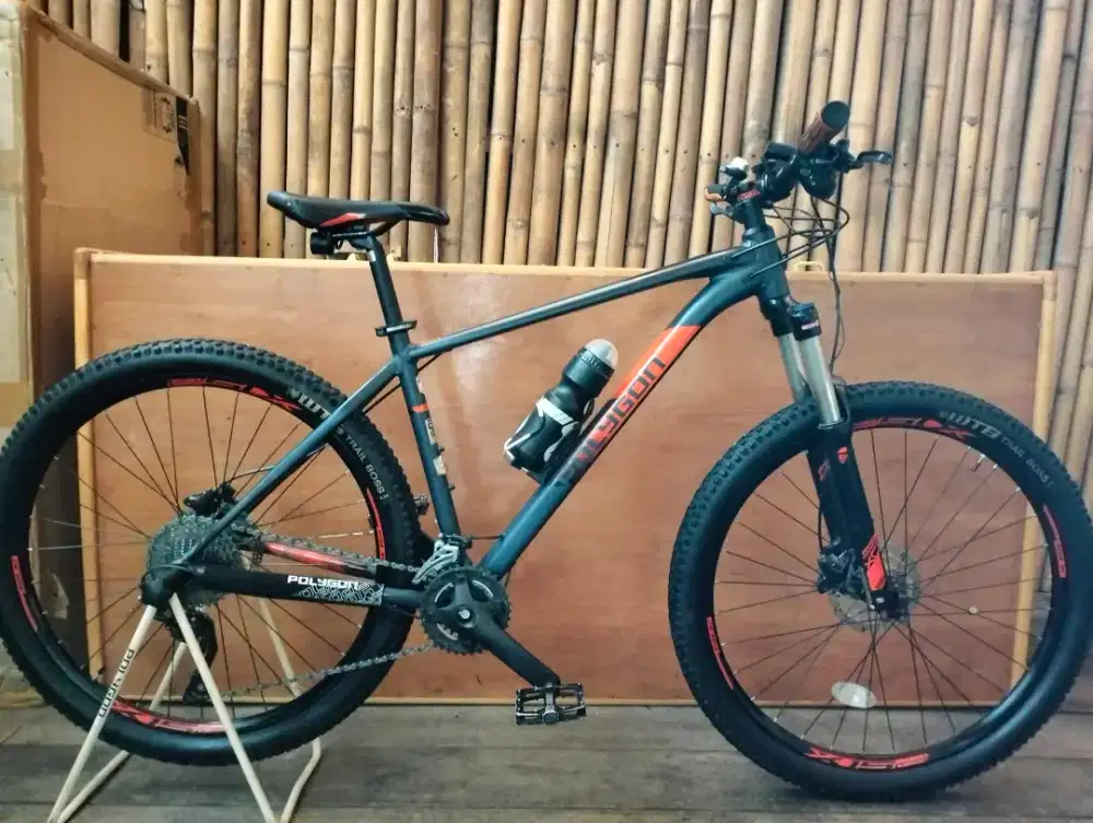 Polygon xtrada six
