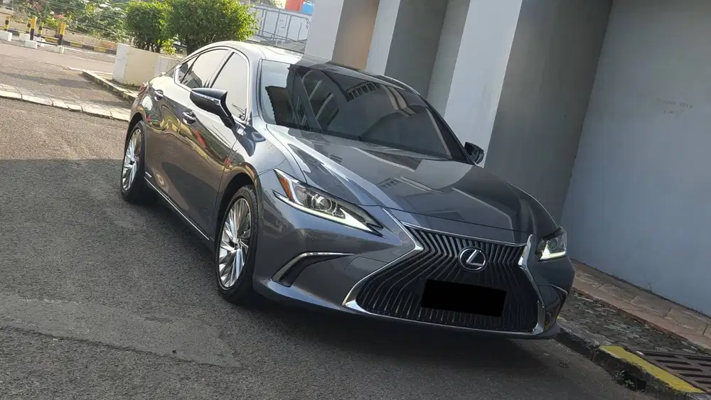 [ LOW KM ] Lexus ES300h ES 300 Hybrid Ultra Luxury 2.5 AT 2019/2020