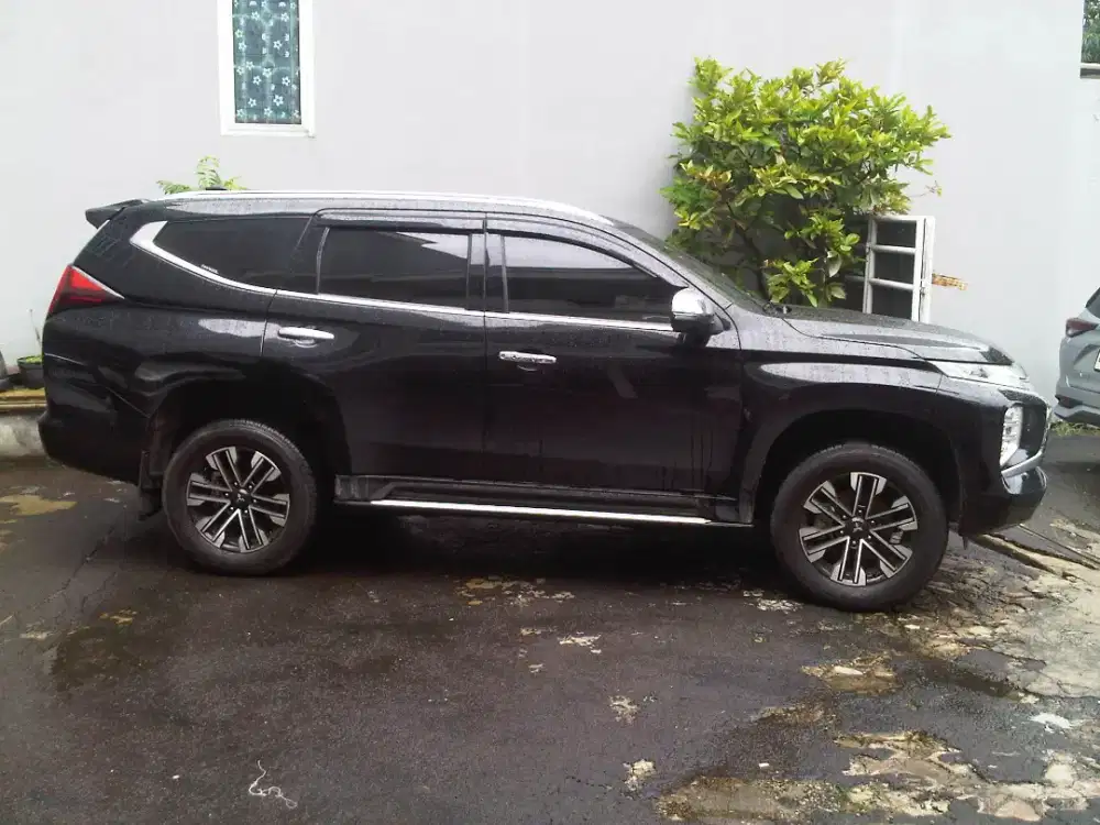 Pajero Dakar Ultimate 2022 Km 17 rb Antik Full Orisinil luar dalam