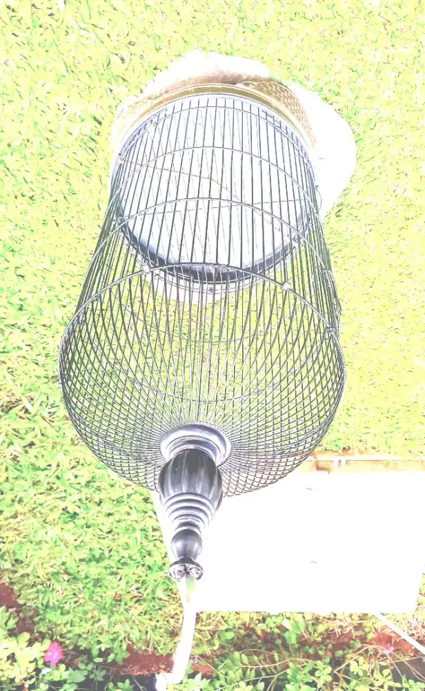 Kandang burung besi