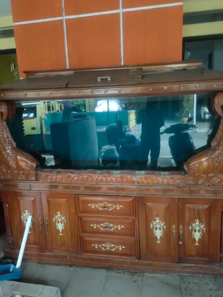 Aquarium Ukuran Besar