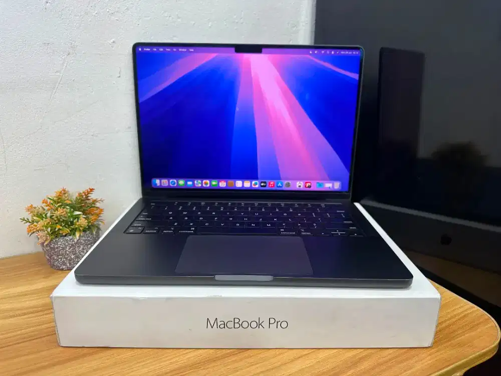 MACBOOK PRO M3 PRO 14 18/512GB
CC 331 BH 91% FULLSET EX RESMI IBOX