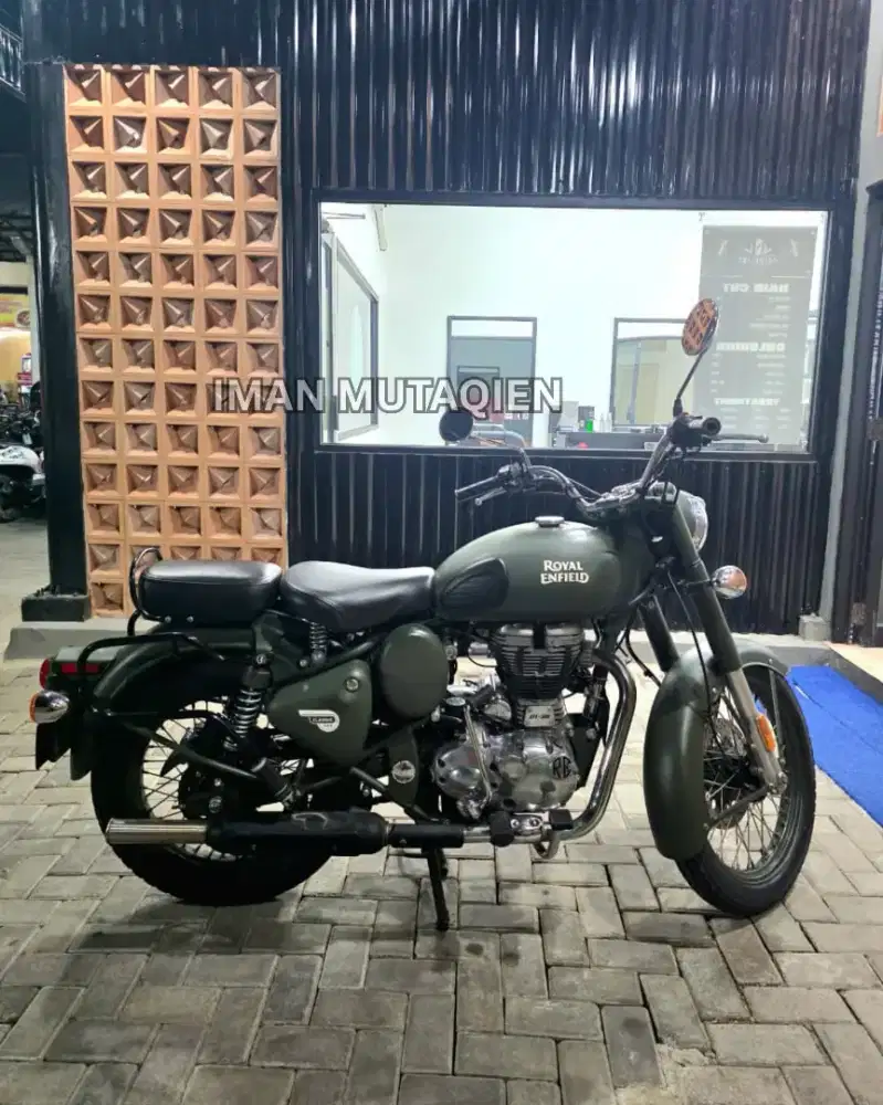Royal Enfield RE 500 Classic Green Army