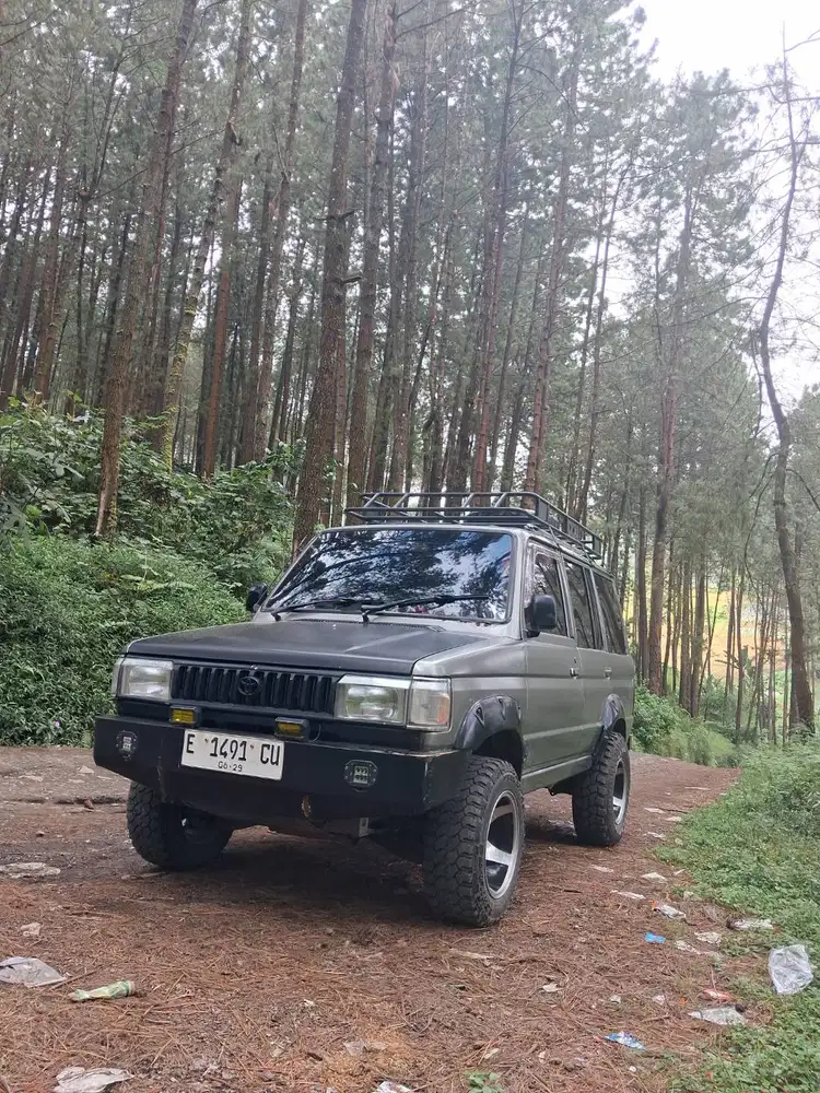 Toyota Kijang Rover 1990