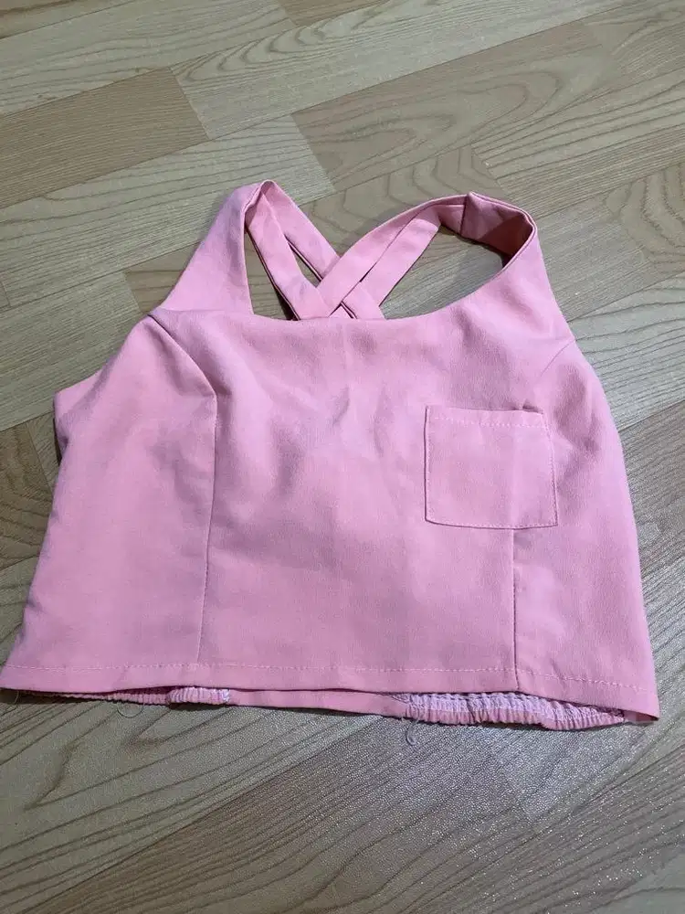 atasan crop pink