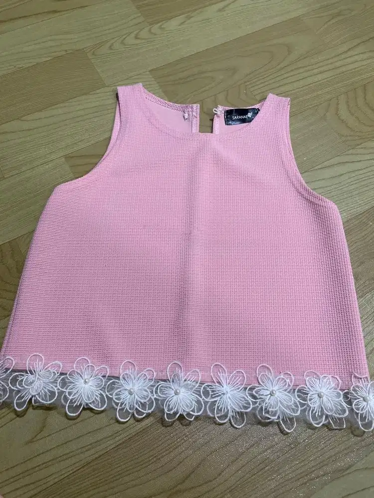 atasan crop pink