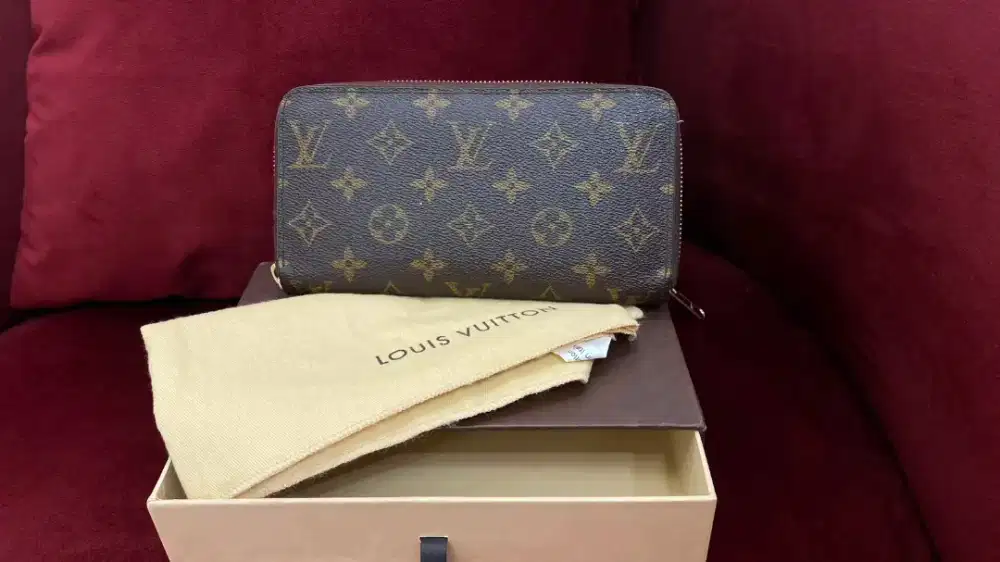 Like New Lv Long Zippy Wallet Monogram 2012